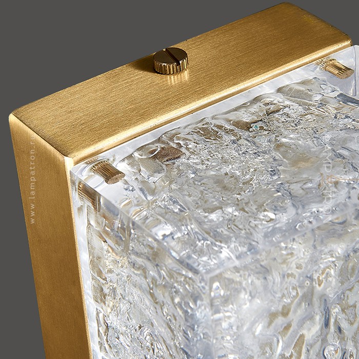 olagus-wall-m-brass