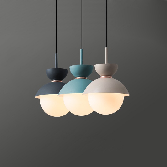 pompon-grey
