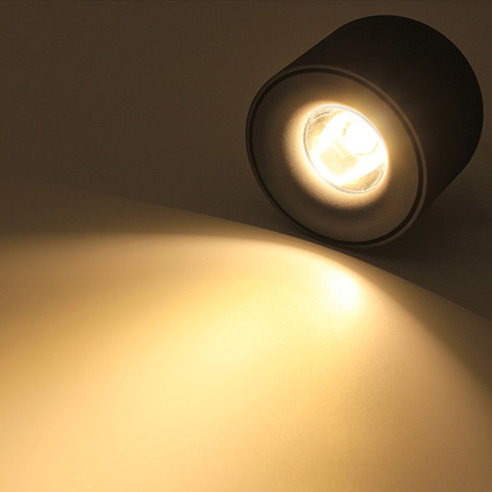 q-7w-white