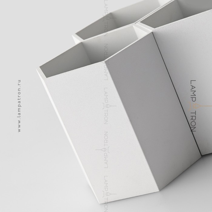 console-1-white-4&minus;7