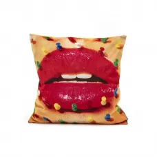 Toiletpaper Mouth With Pins