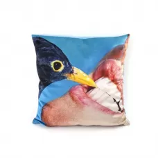 Toiletpaper Crow