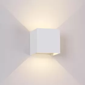 8600