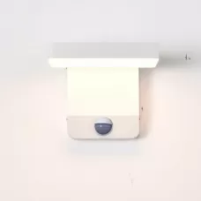 8476