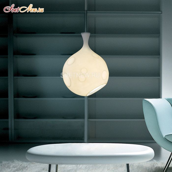 LU04 White
