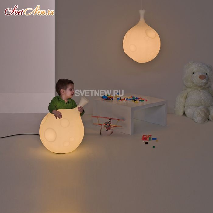 LU04 White