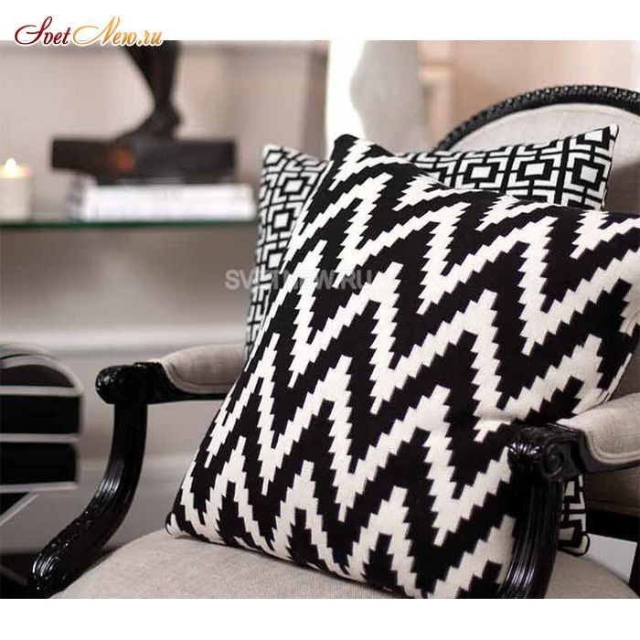 107197 Pillow Abstract