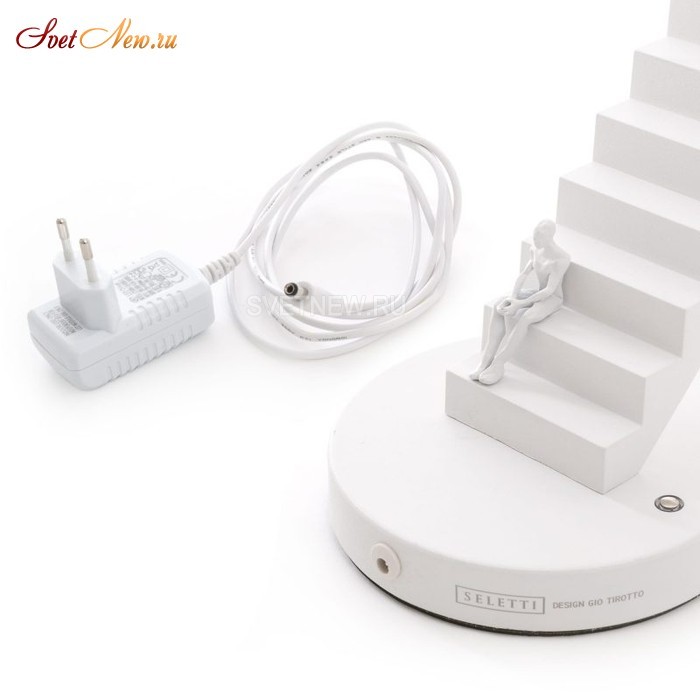 Verso white
