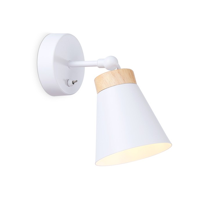 TR8213
